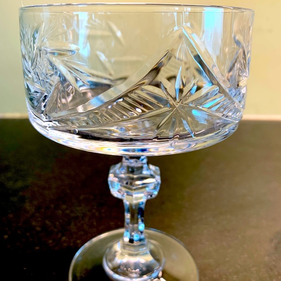 Set of 5 beautiful cut-to-clear coctail / desert glasses with legs & wide mouth - Picture 5 of 9